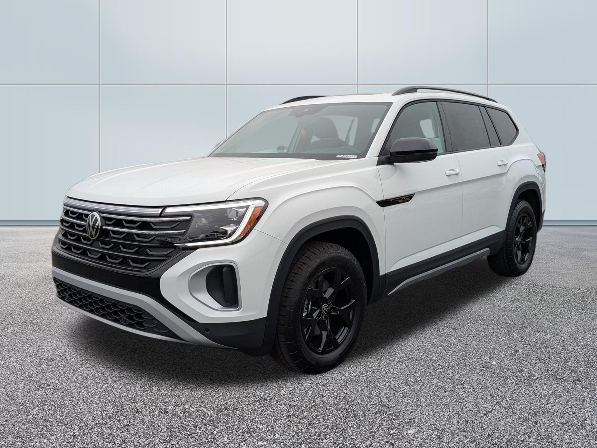 New 2025 Volkswagen Atlas Peak Edition w/Tech