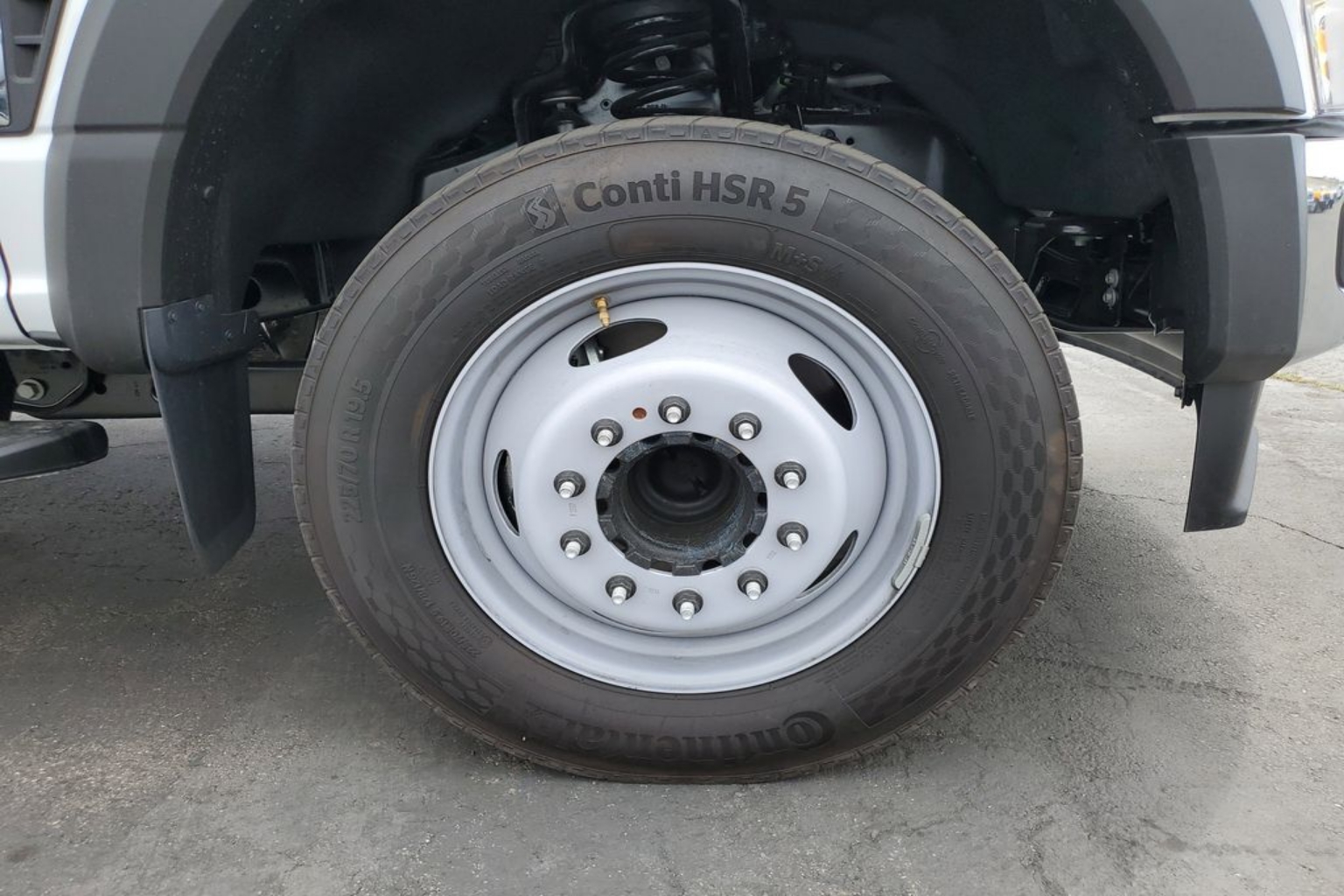 2025 Ford F-550 Super Duty Chassis Cab XL - Photo 6