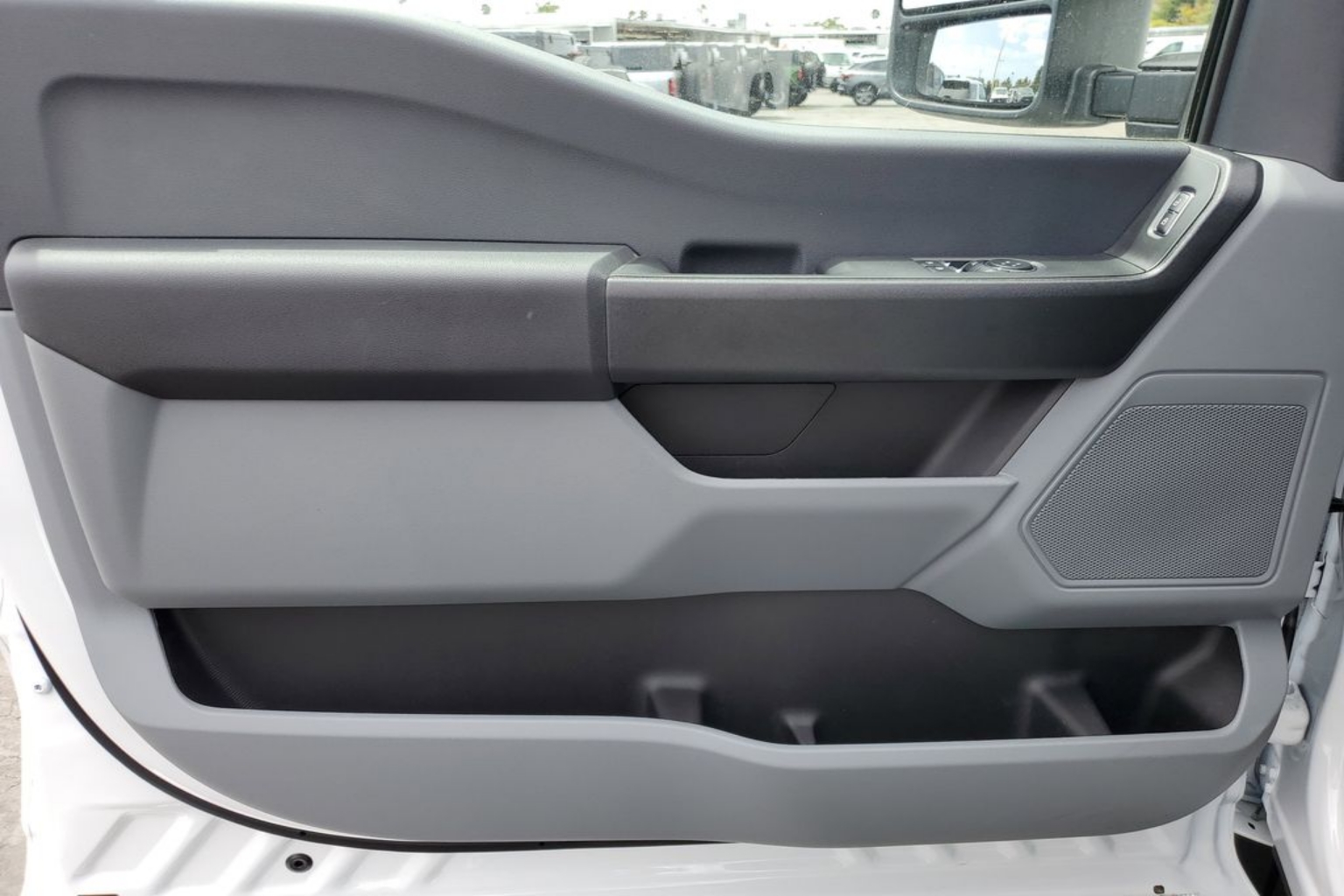 2025 Ford F-550 Super Duty Chassis Cab XL - Photo 11