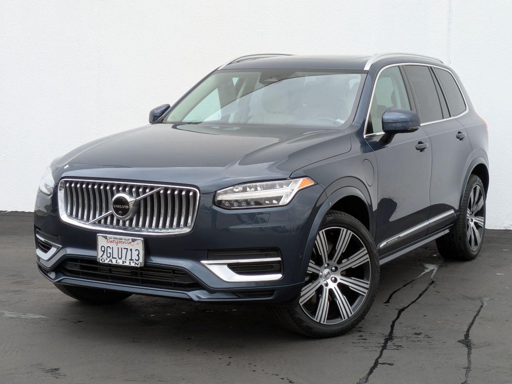 2023 Volvo XC90 Recharge Plug-In Hybrid T8 Plus Bright Theme 7-Seater
