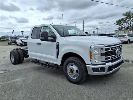 2025 Ford Super Duty F-350 DRW XL