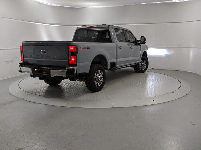 2025 Ford F-350 Lariat photo 3