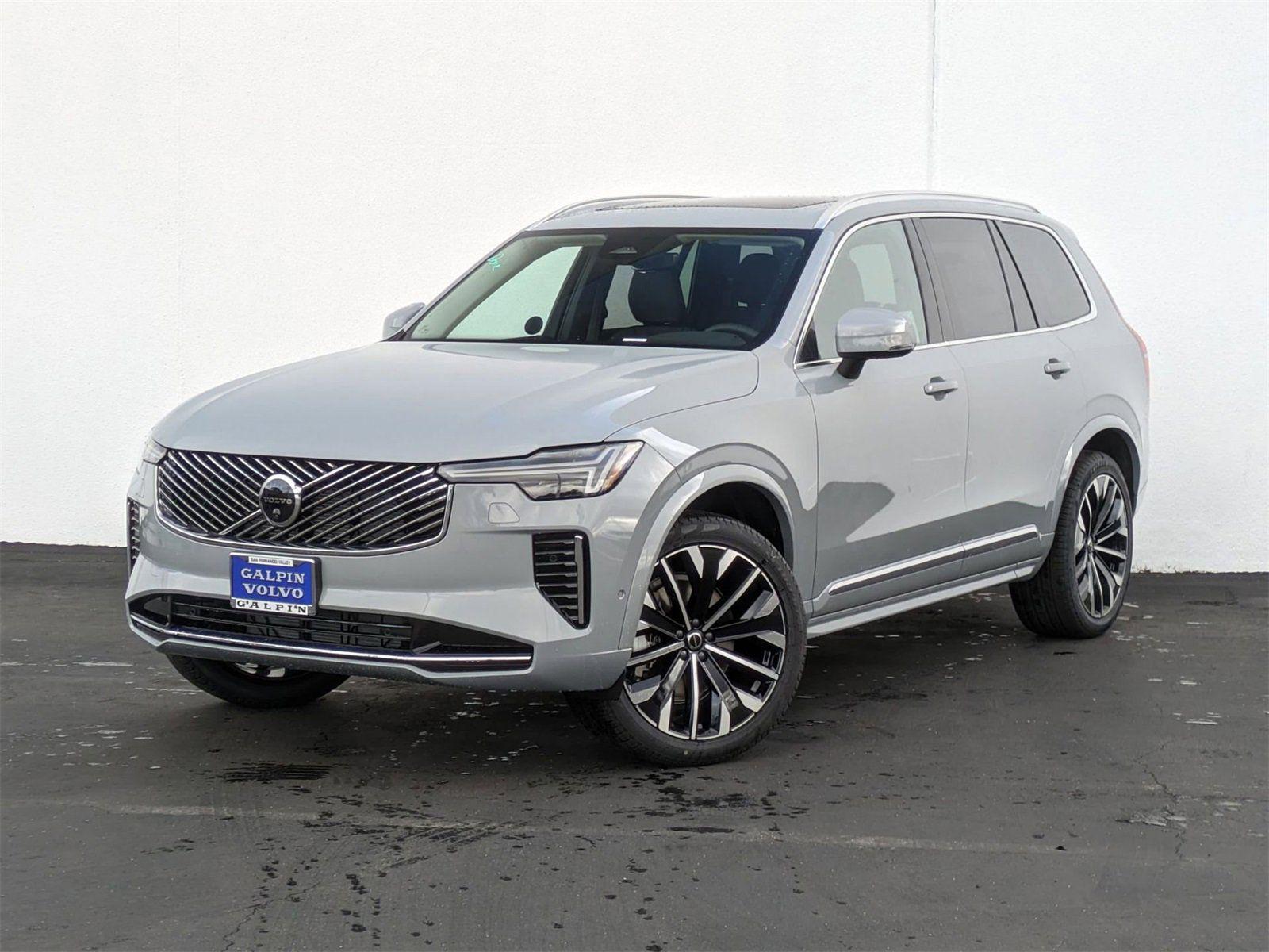 2025 Volvo XC90 B5 Plus photo 7