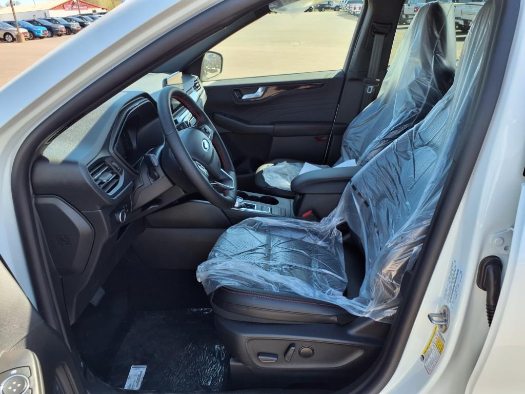 2025 Ford Escape ST-Line photo 5
