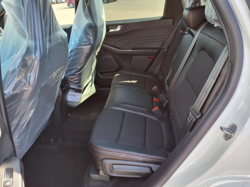 2025 Ford Escape ST-Line photo 6