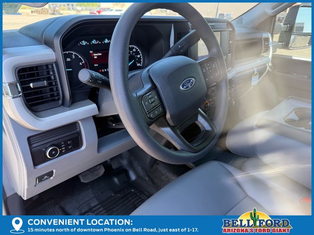 2025 Ford F-550 photo 4