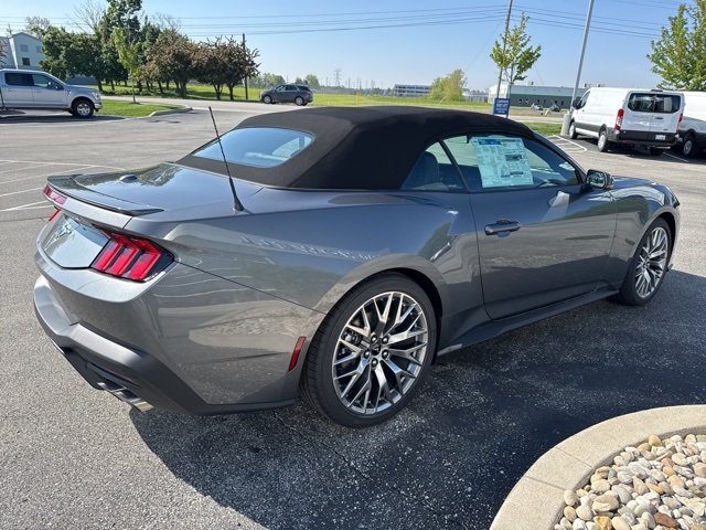 2025 Ford Mustang EcoBoost Premium photo 3