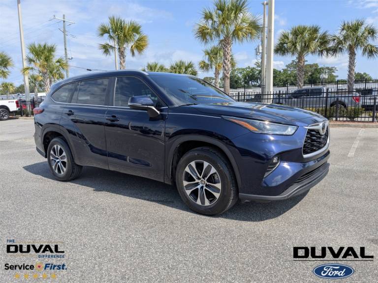 2023 Toyota Highlander XLE
