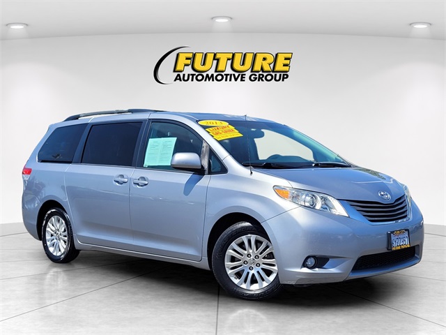 2013 Toyota Sienna XLE