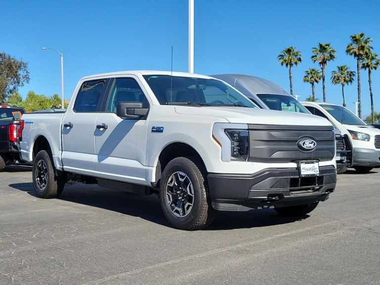 2024 Ford F-150 Lightning PRO