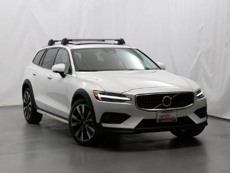 2024 Volvo V60 Cross Country Ultimate