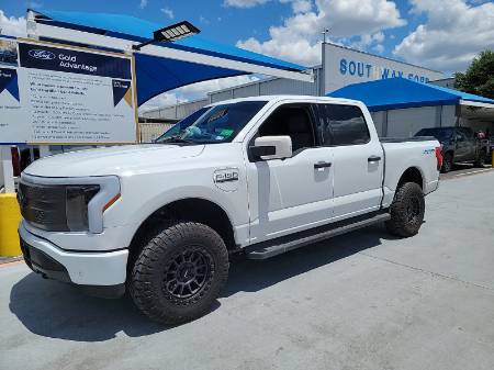 2023 Ford F-150 Lightning XLT