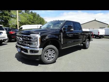 2025 Ford Super Duty F-350® LARIAT®