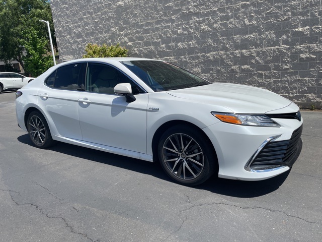 2021 Toyota Camry Hybrid XLE