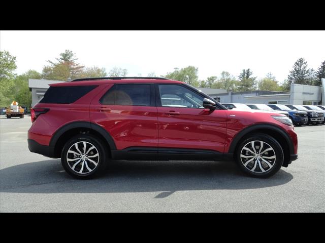 2025 Ford Explorer ST-Line photo 4