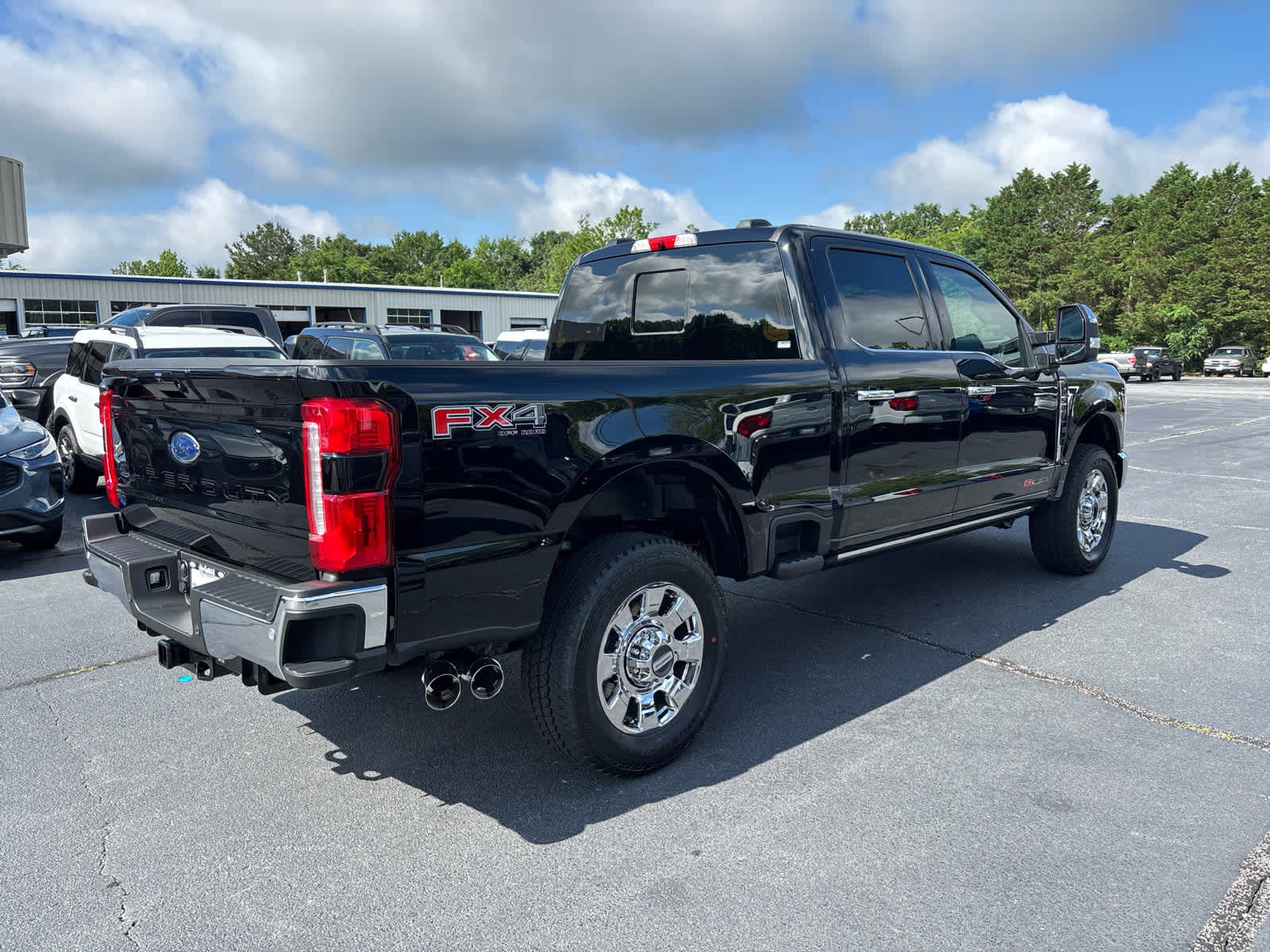 2025 Ford F-250 Lariat photo 2
