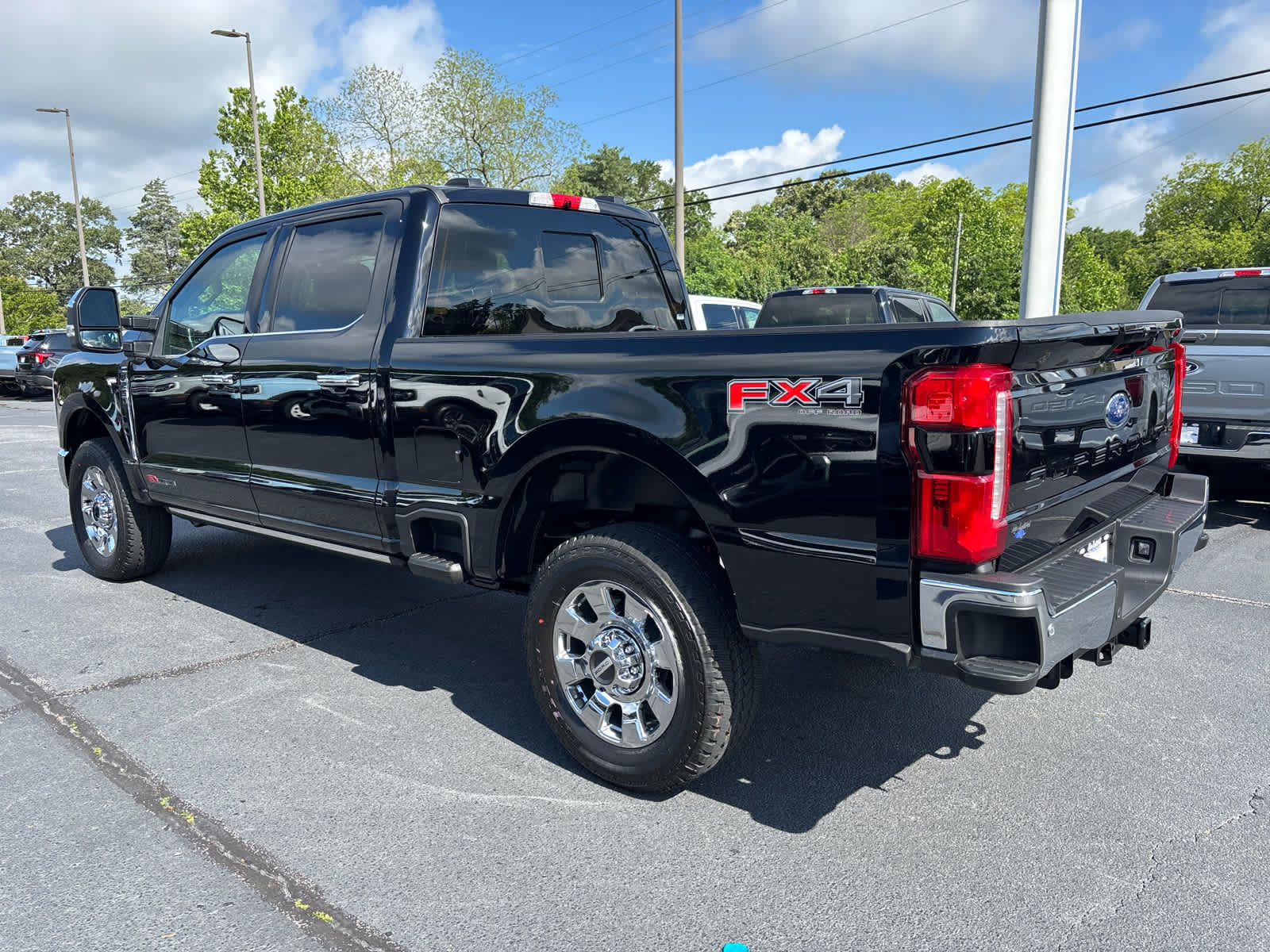 2025 Ford F-250 Lariat photo 3