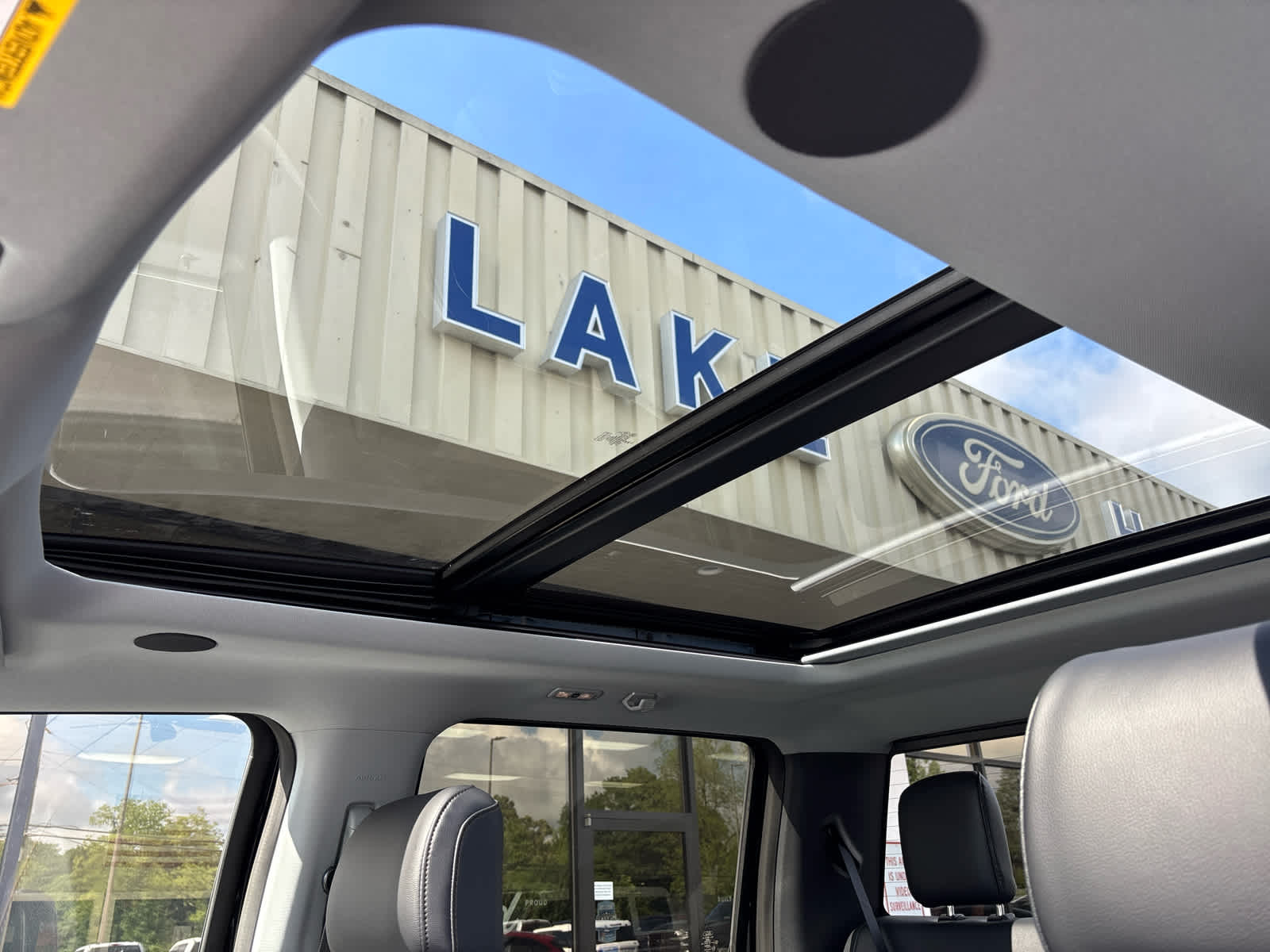 2025 Ford F-250 Lariat photo 10