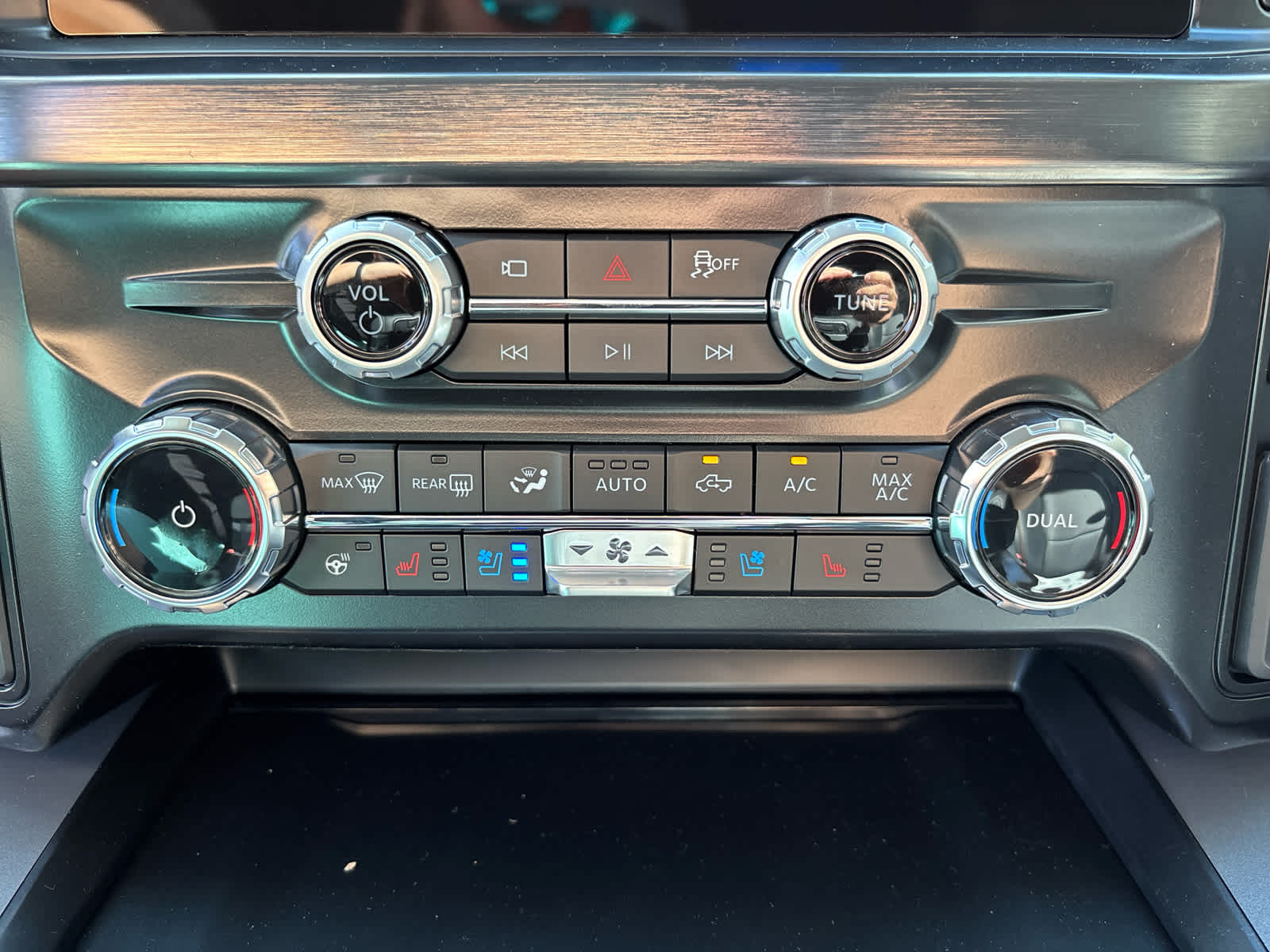 2025 Ford F-250 Lariat photo 11