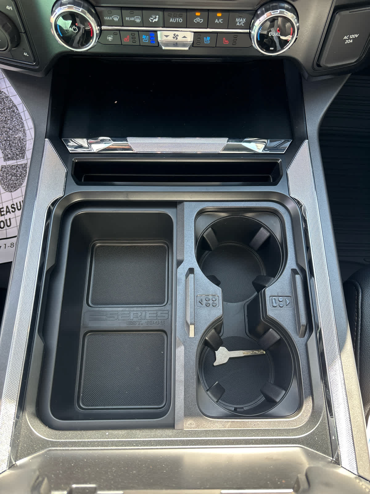 2025 Ford F-250 Lariat photo 14