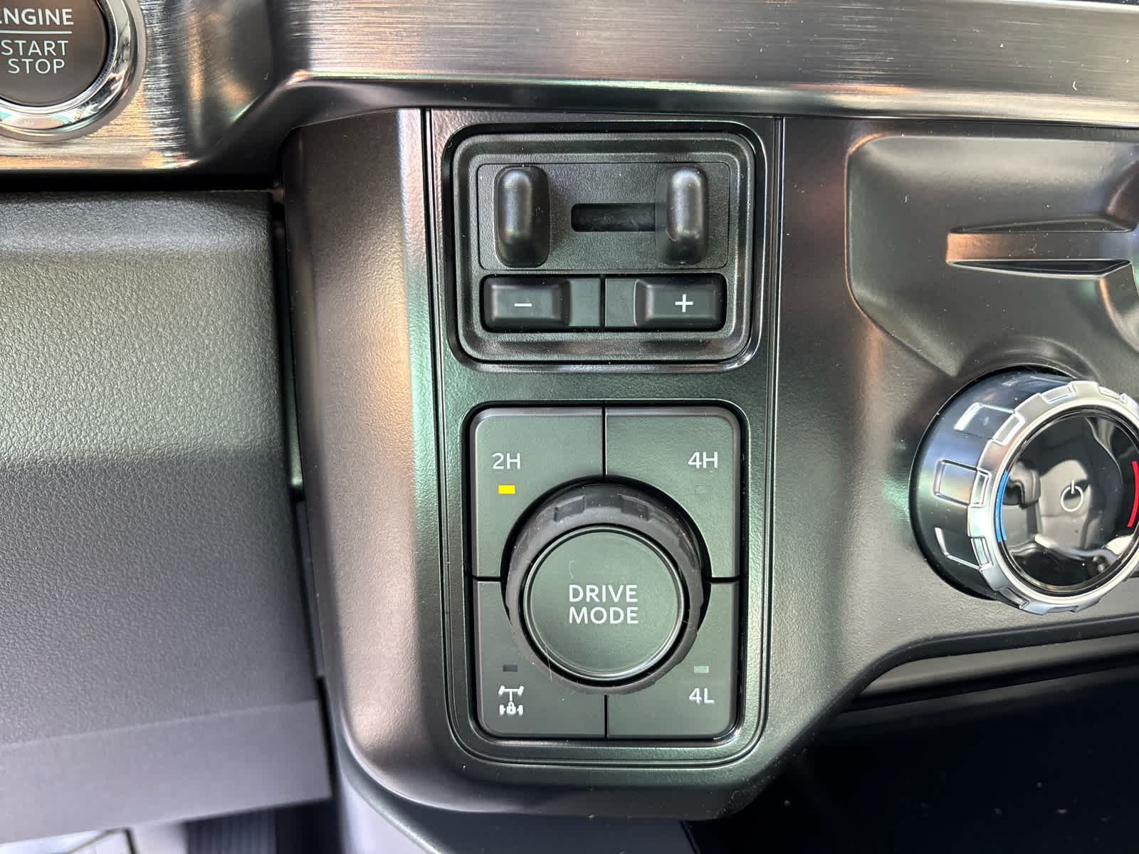 2025 Ford F-250 Lariat photo 18