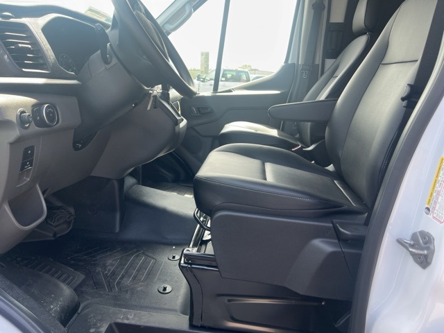2025 Ford Transit photo 13