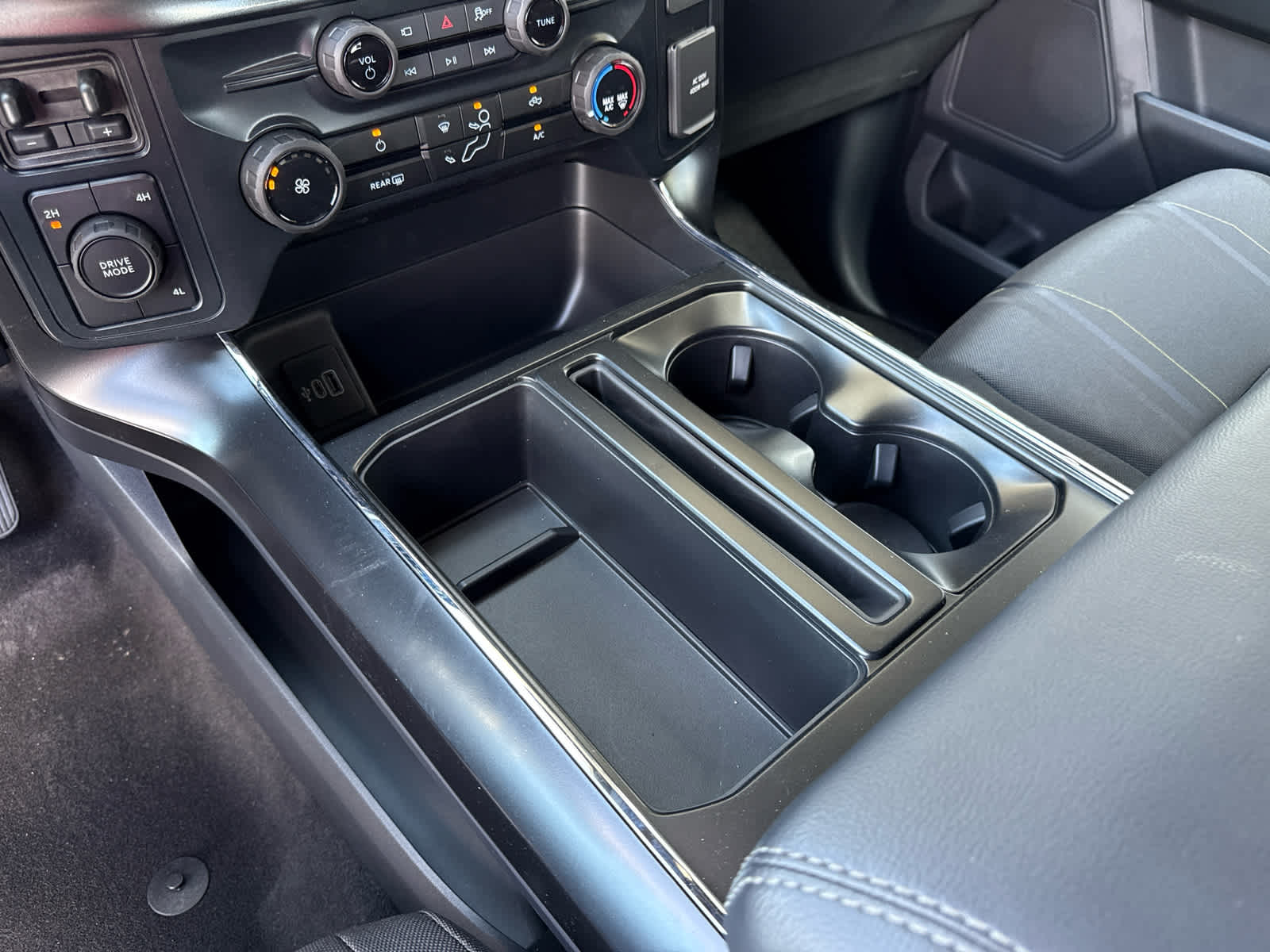 2025 Ford F-150 STX photo 16