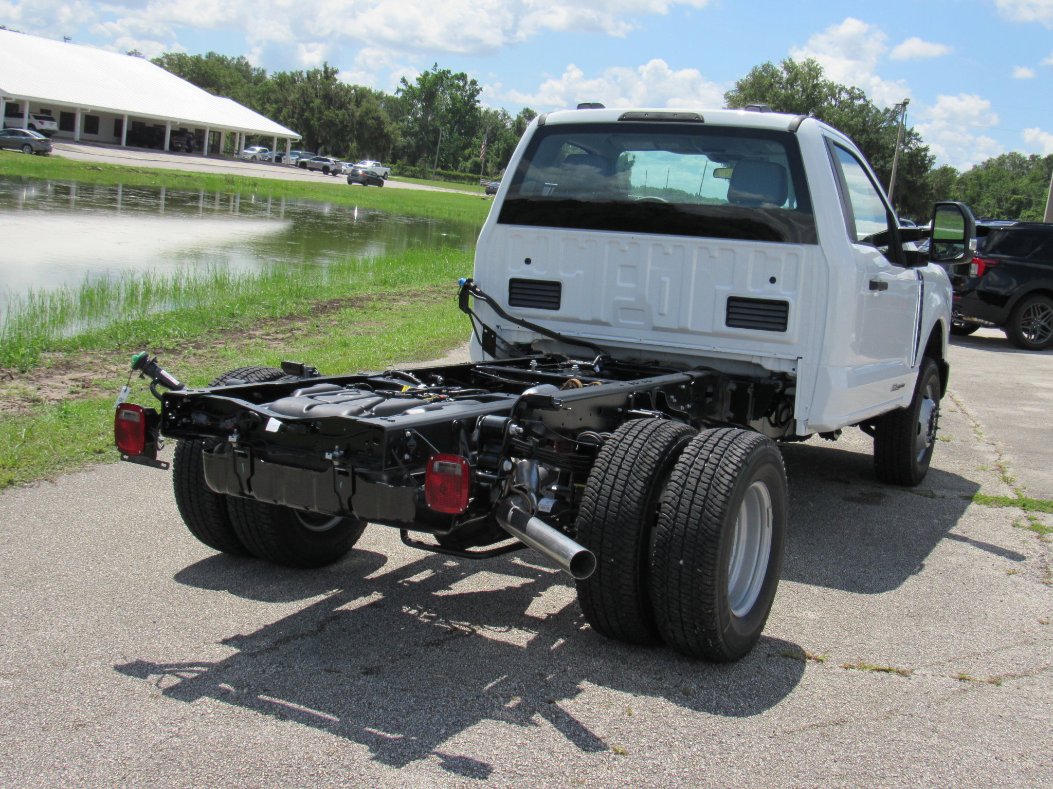 2025 Ford F-350 photo 3