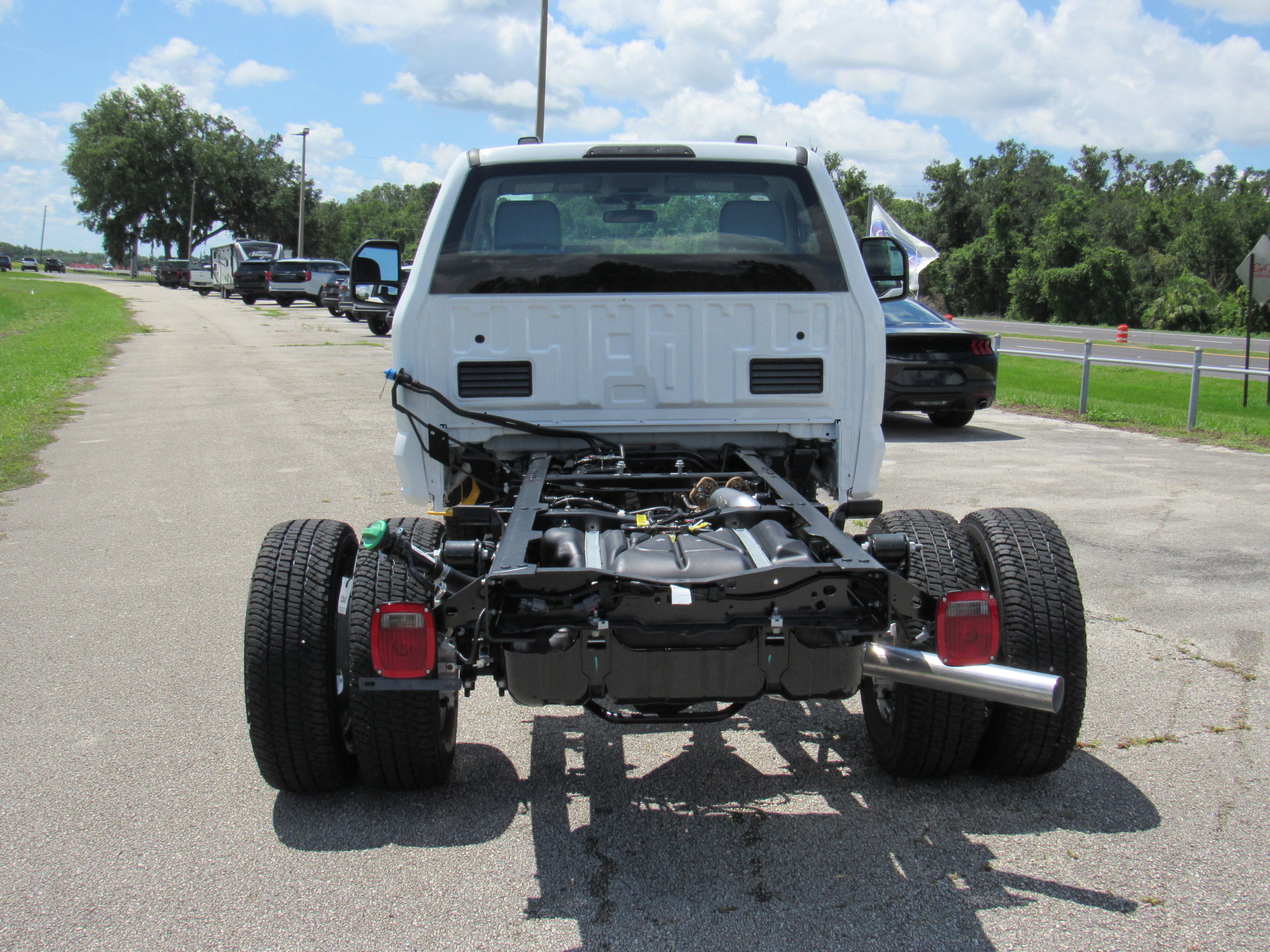 2025 Ford F-350 photo 4