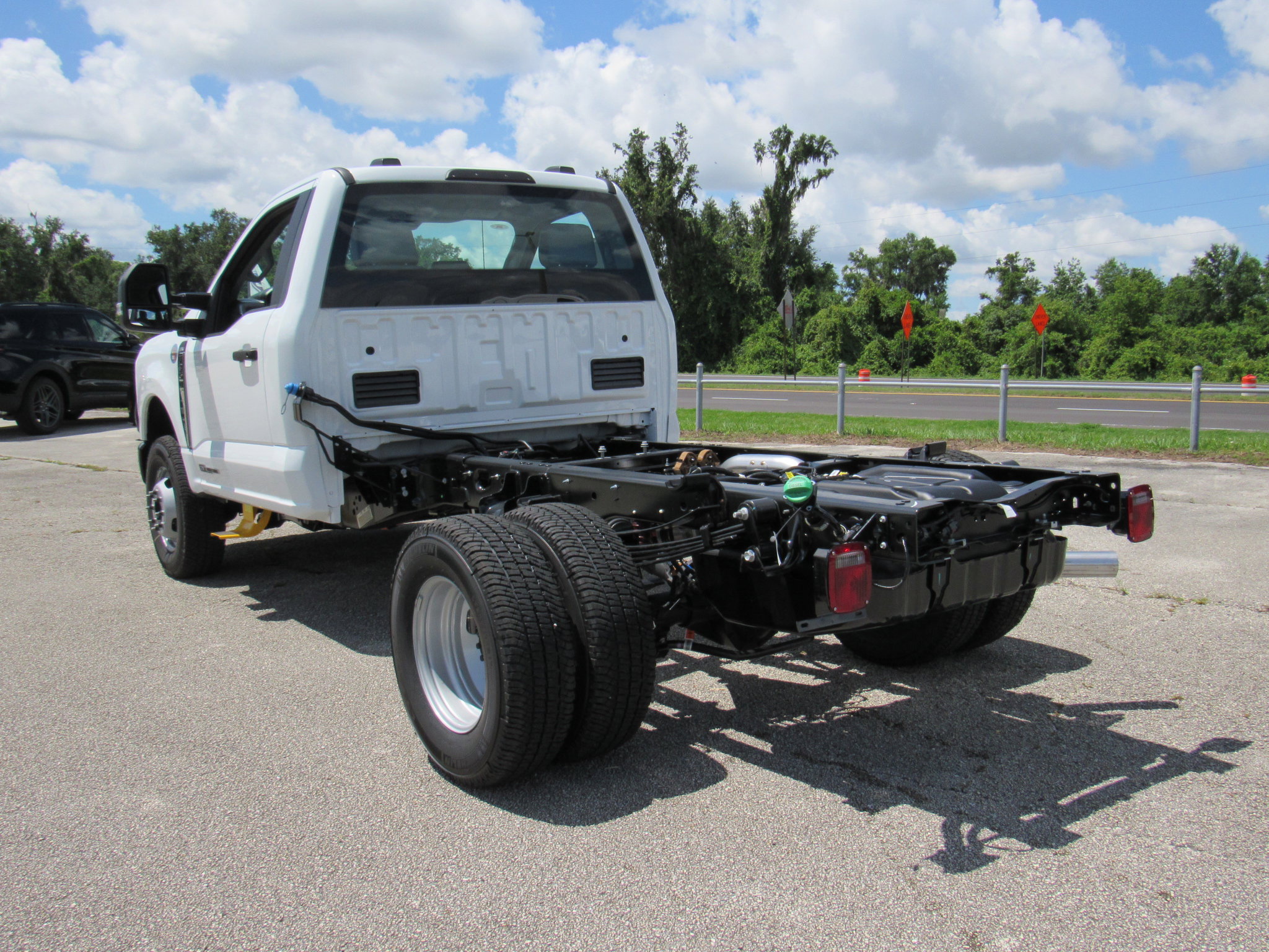 2025 Ford F-350 photo 5