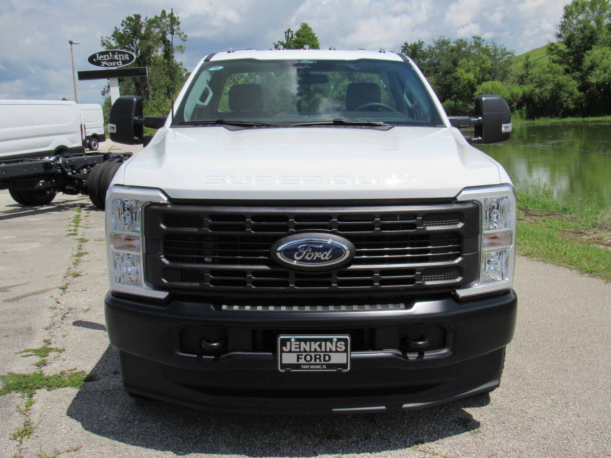 2025 Ford F-350 photo 7