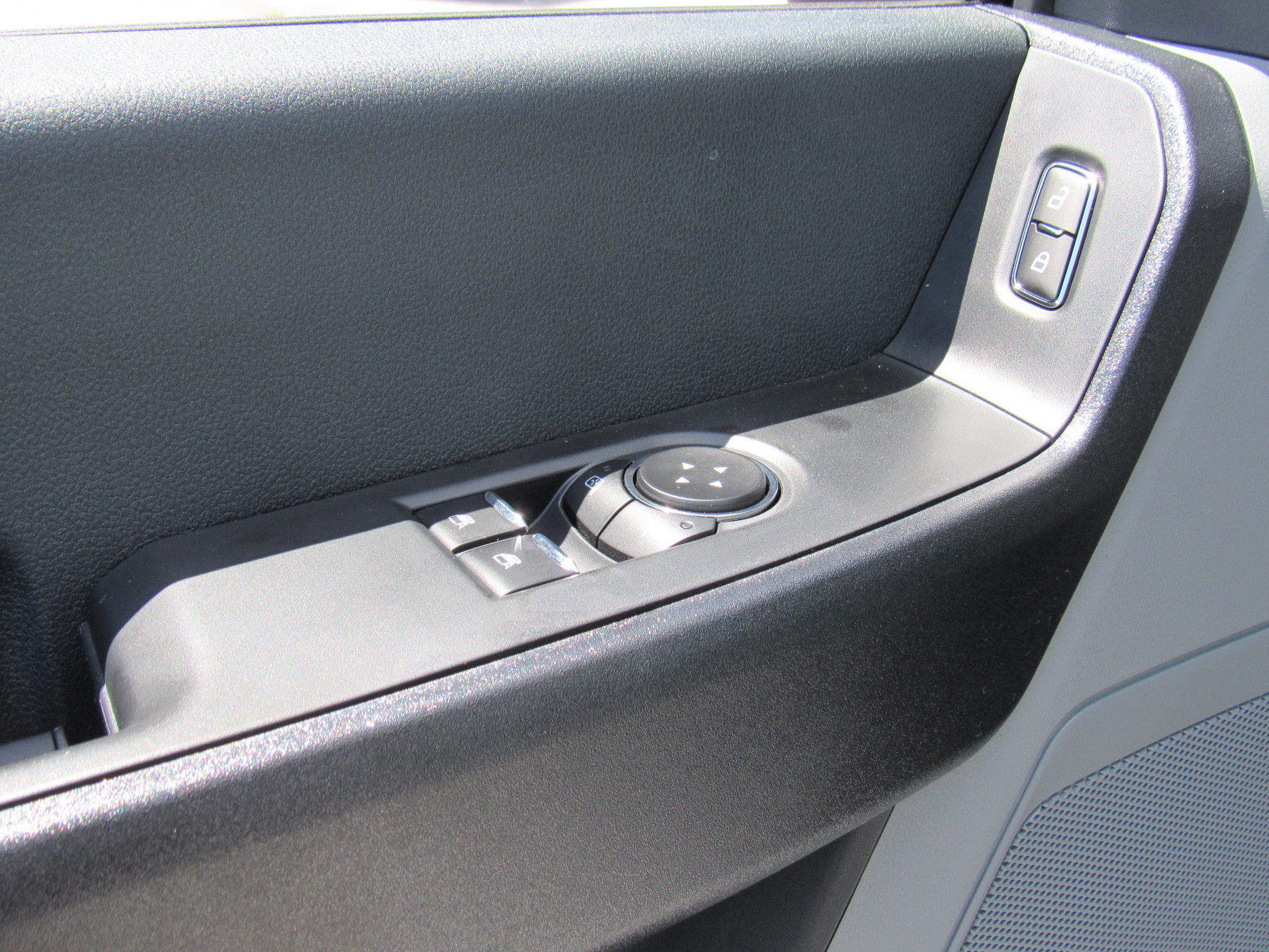 2025 Ford F-350 photo 9