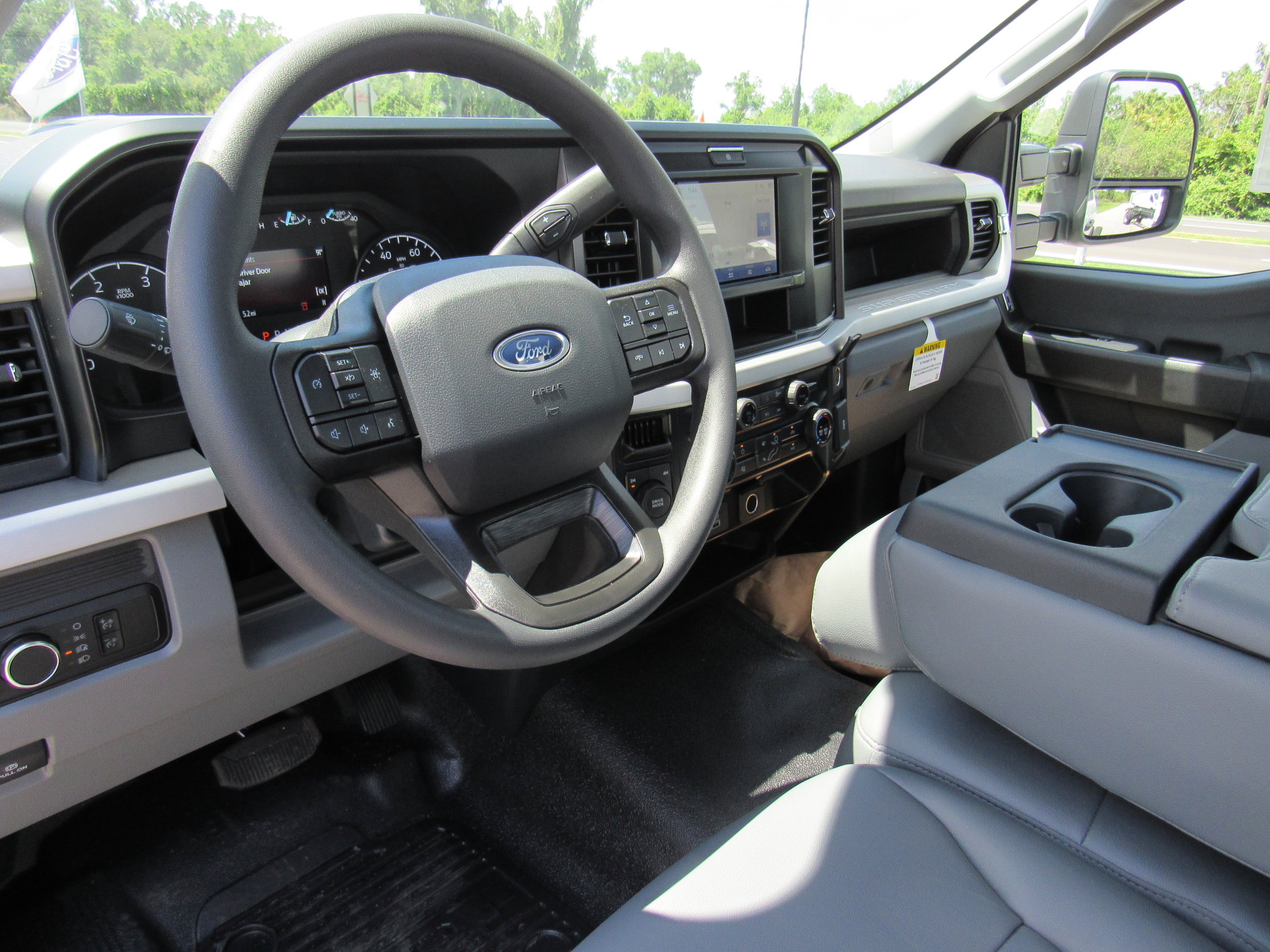 2025 Ford F-350 photo 10