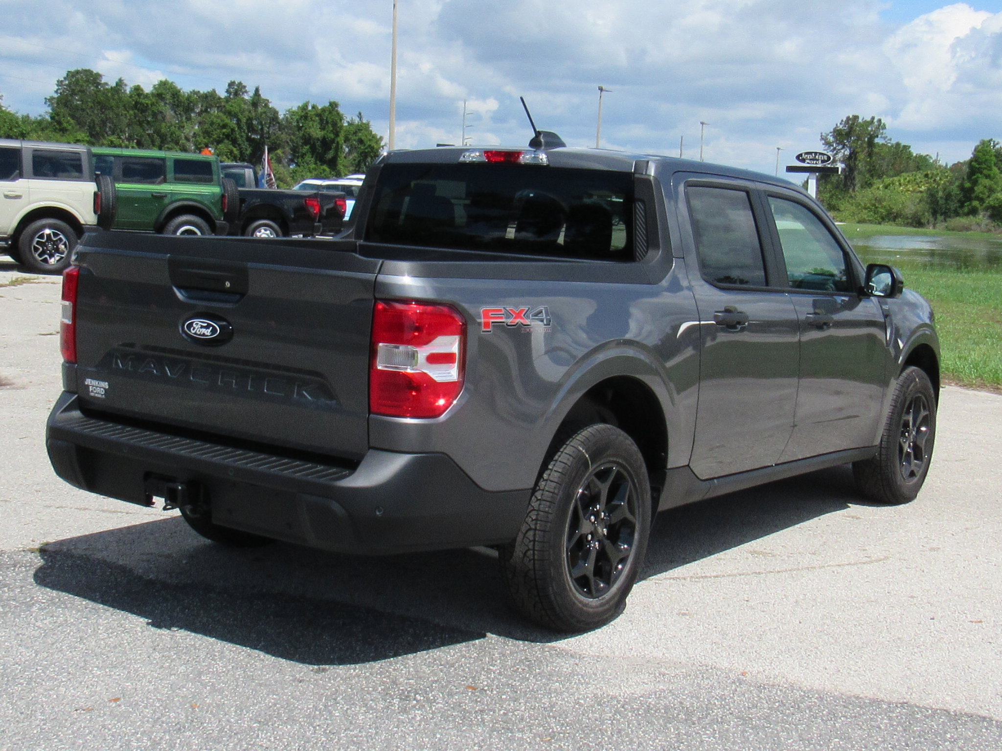 2025 Ford Maverick XLT photo 3