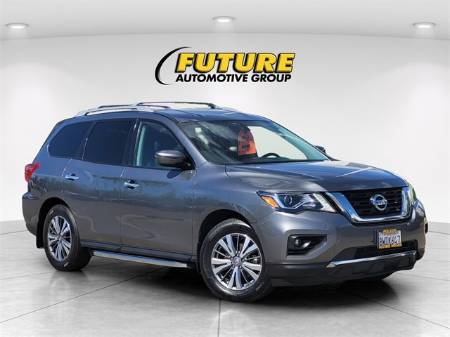 2020 Nissan Pathfinder SV