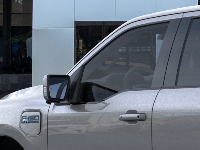 2025 Ford F-150 Lightning Lariat photo 20