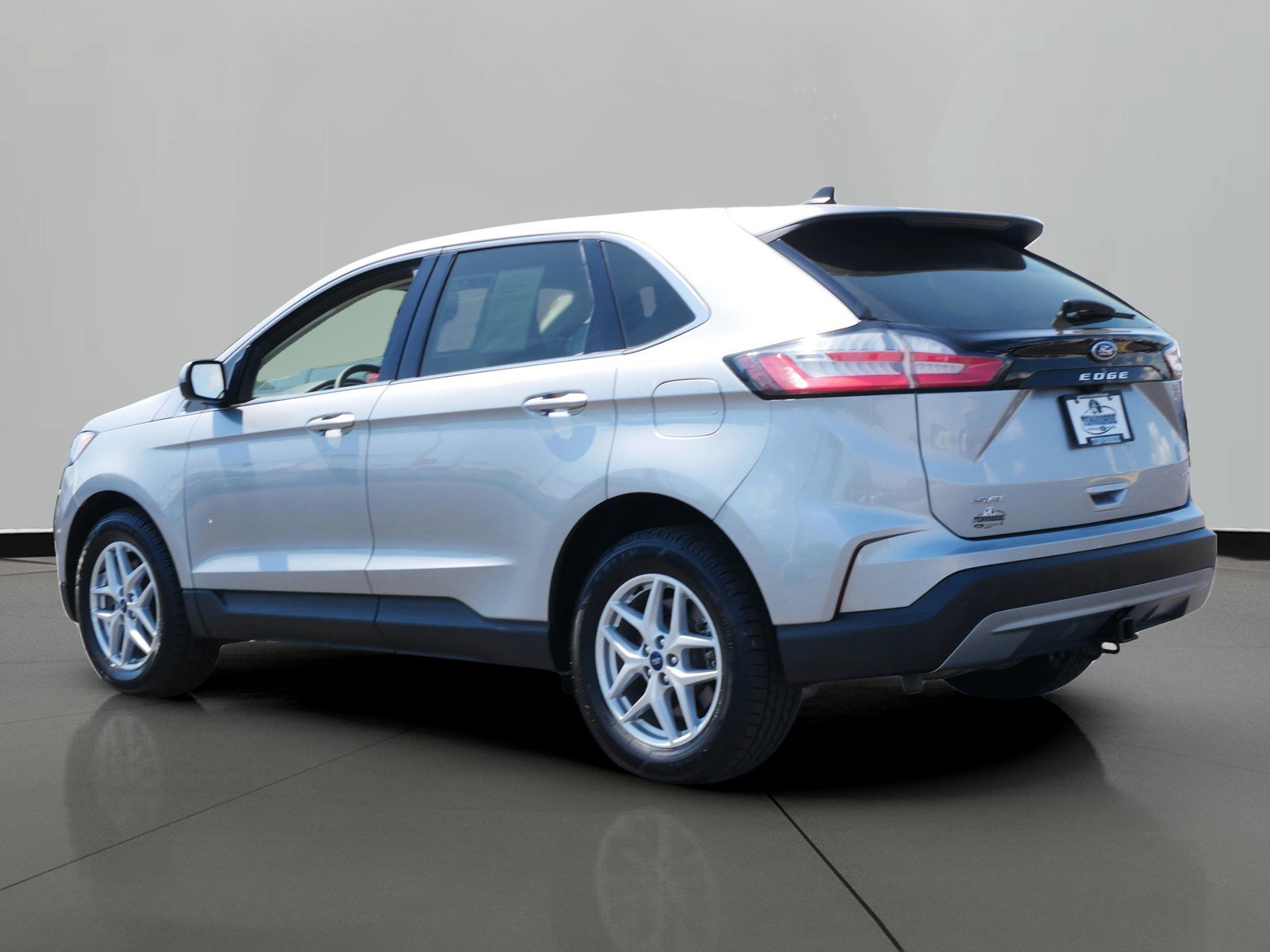 Used 2021 Ford Edge SEL with VIN 2FMPK4J92MBA64098 for sale in St. Cloud, Minnesota
