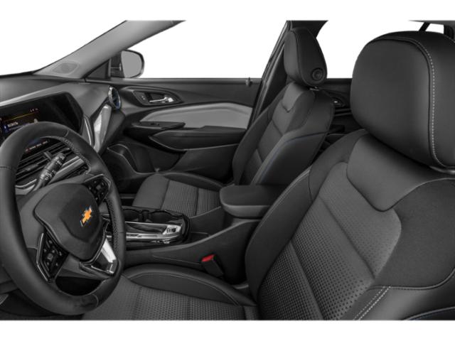 2025 Chevrolet Trax LT photo 33