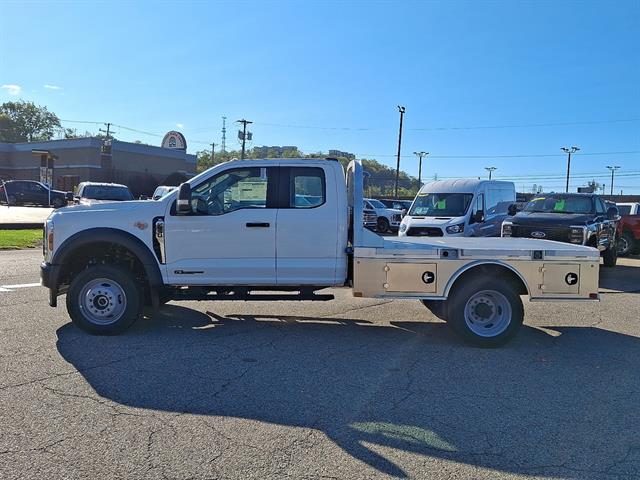 2024 Ford F-550 XL photo 4