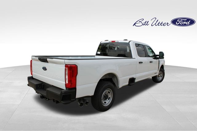 2025 Ford F-250 photo 3