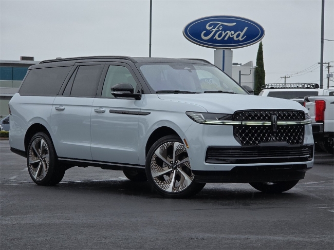 2025 Lincoln Navigator L Black Label