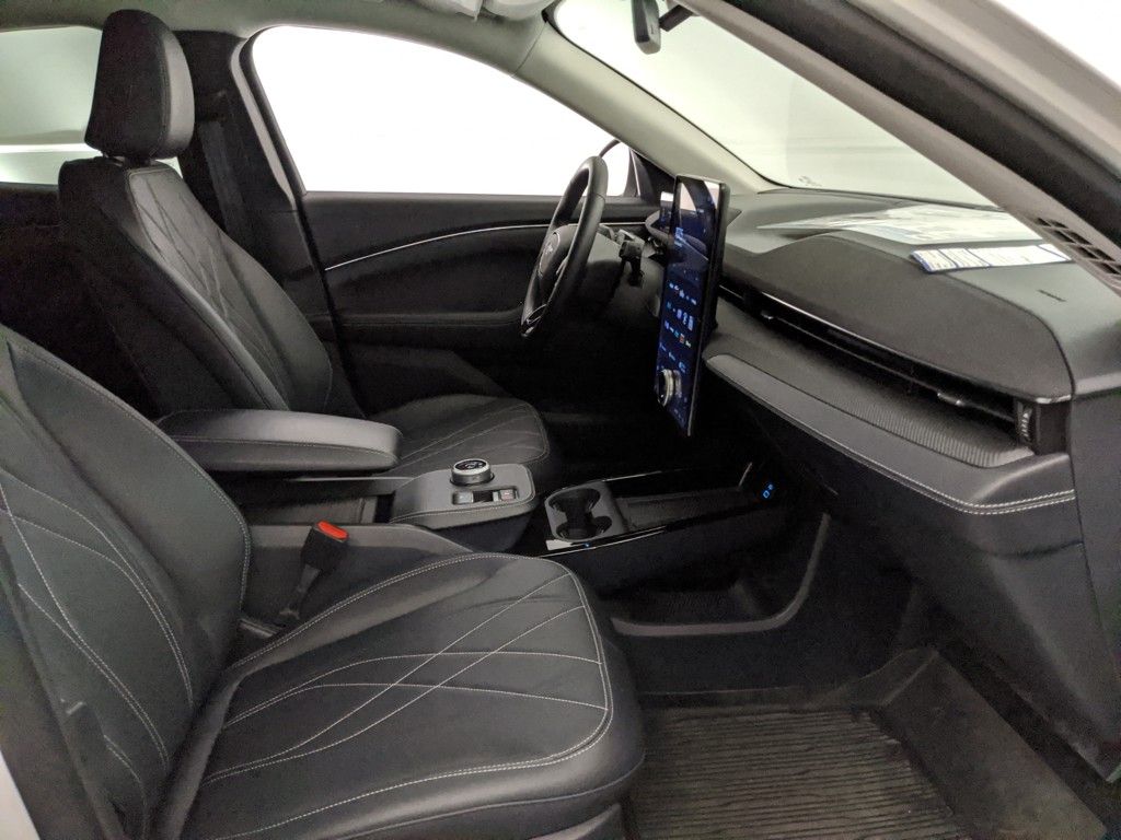 2024 Ford Mustang Mach-E Select photo 25