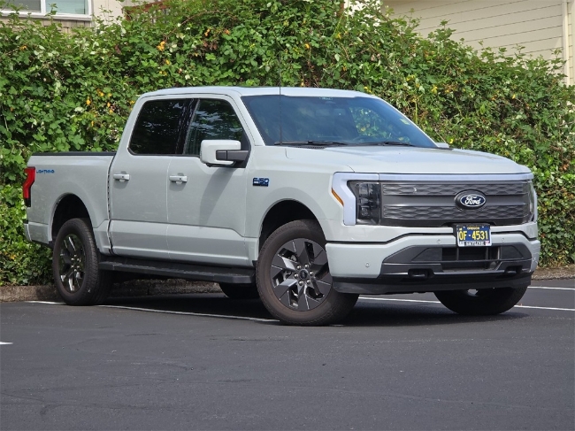 2024 Ford F-150 Lightning LARIAT
