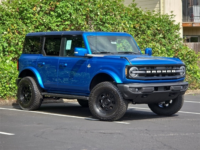 2024 Ford Bronco Outer Banks