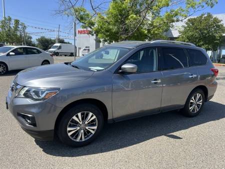 2019 Nissan Pathfinder SV