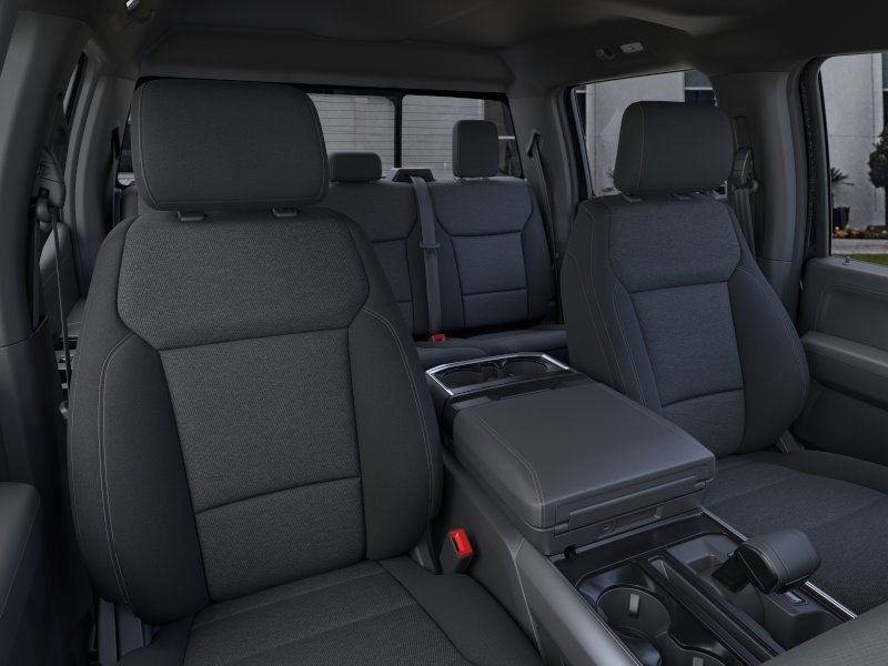 2025 Ford F-150 XLT photo 2