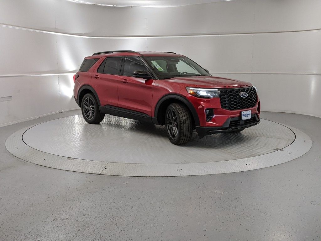 2025 Ford Explorer ST-Line photo 3