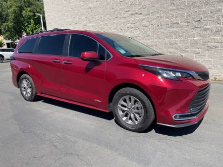 2021 Toyota Sienna XLE