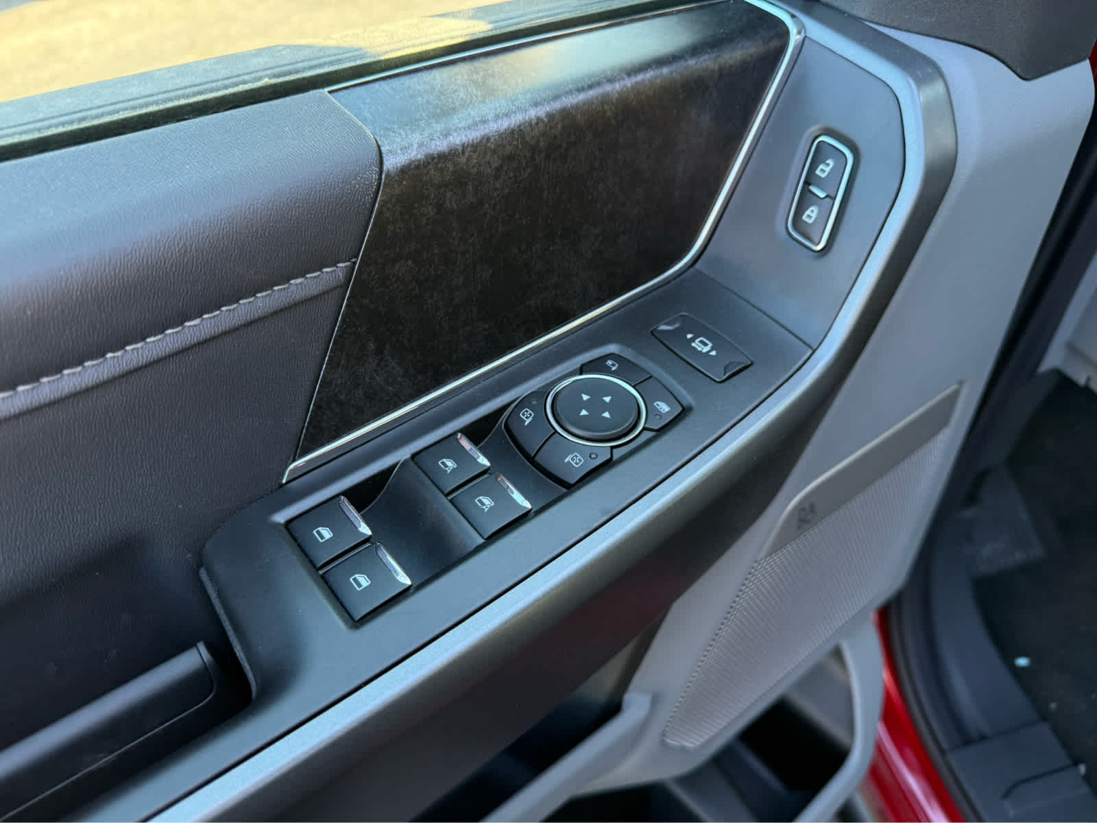 2025 Ford F-350 Super Duty XLT - Photo 12