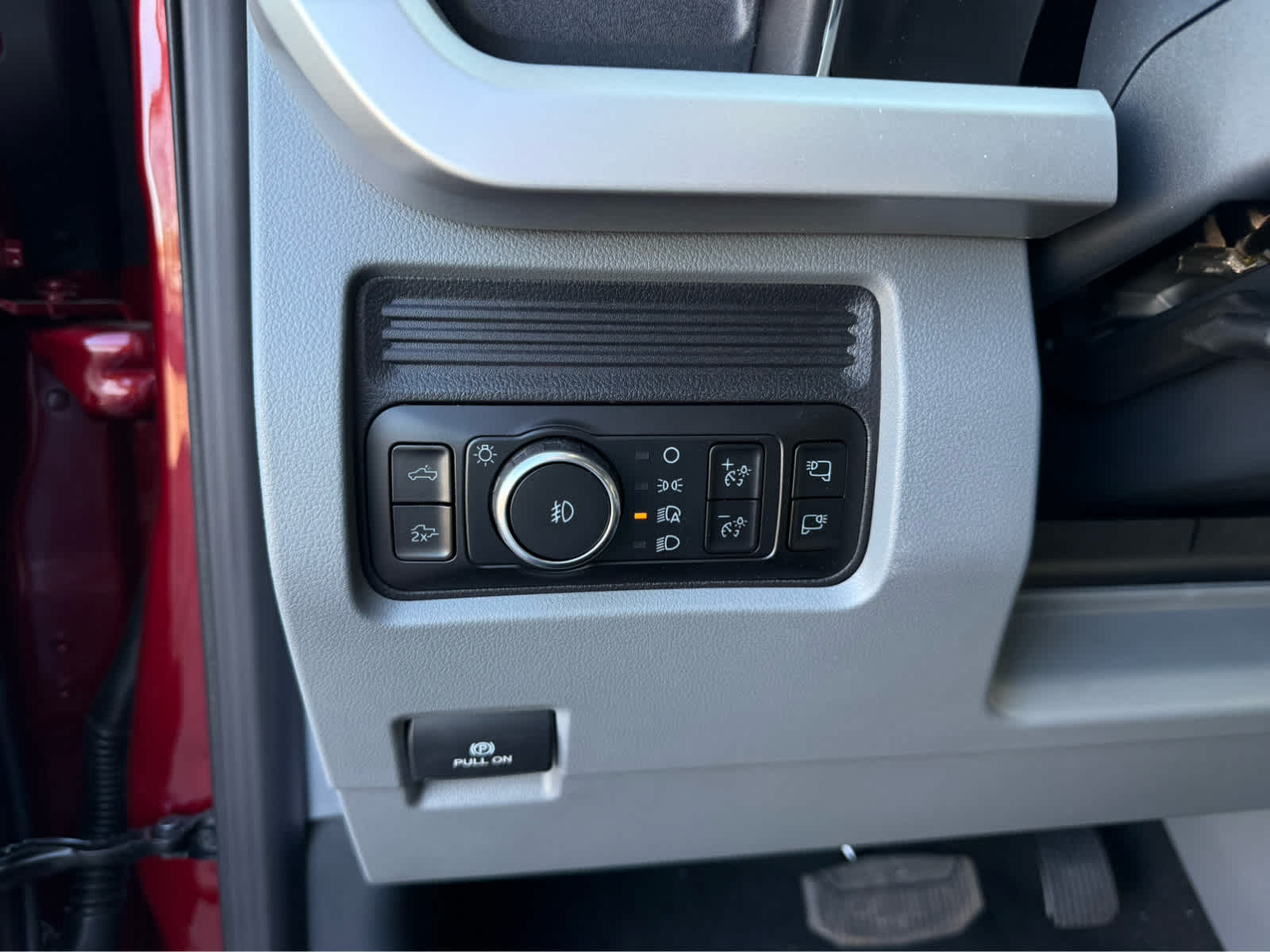 2025 Ford F-350 Super Duty XLT - Photo 16